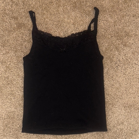Elegant Black Lace Trim Camisole - Picture 1 of 3